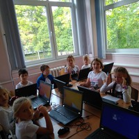 img-1